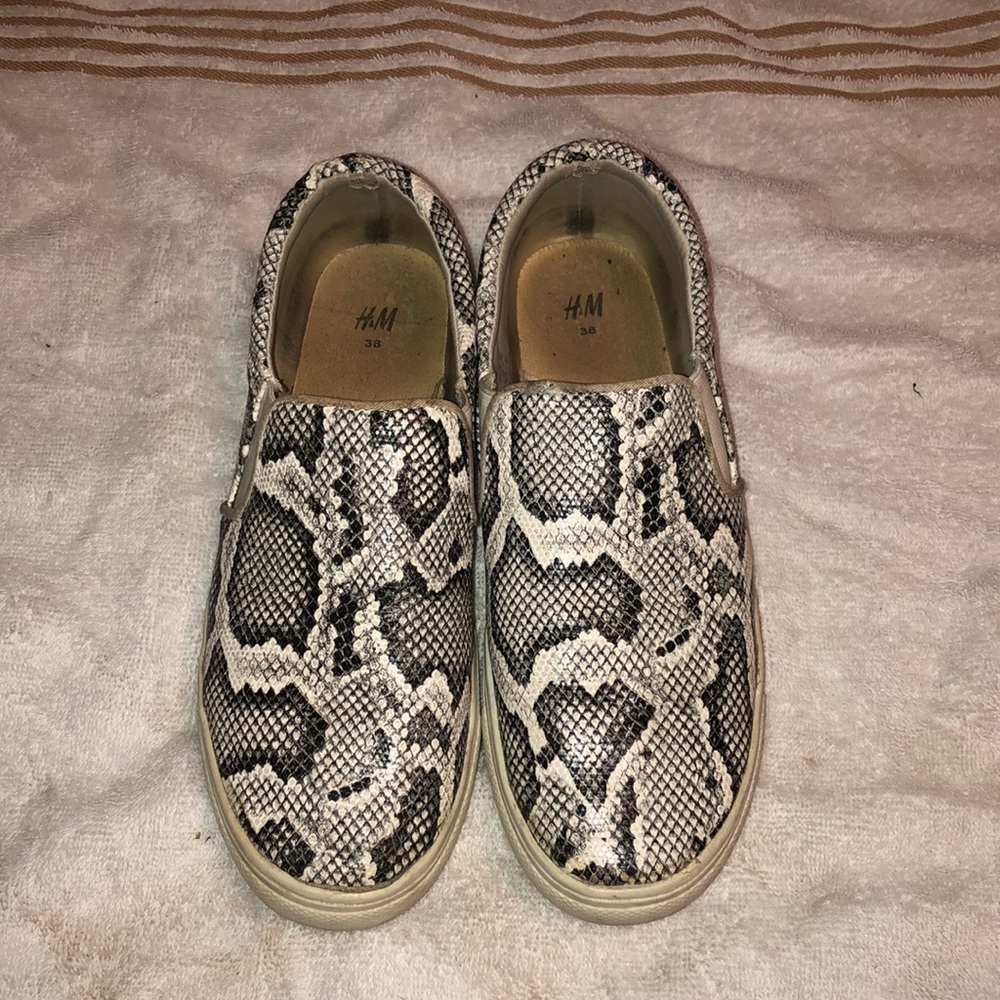 snake skin sneakers!!!